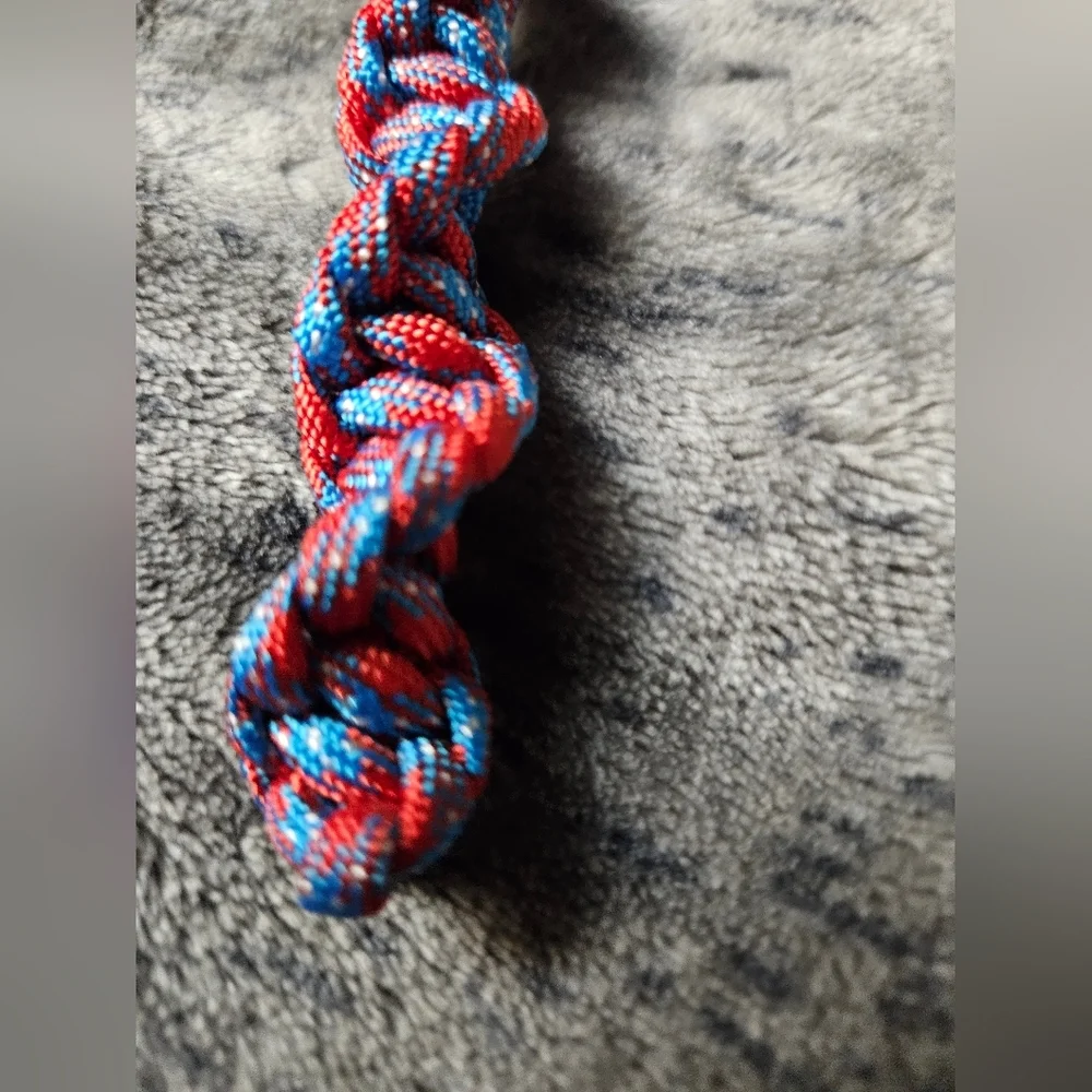 Paracord Keychain Red‎ White Blue